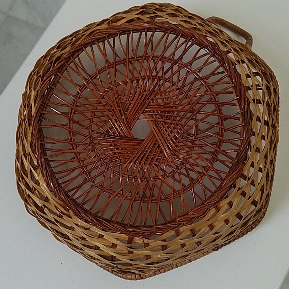 Boho woven basket wall decor - Picture 2 of 4